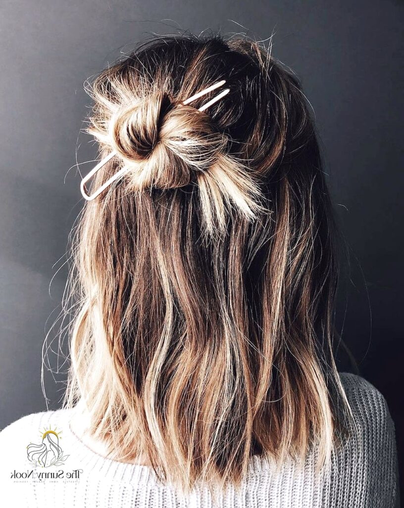 13 Gorgeous Easy Low Bun Hairstyles for Every Hair Type 1 featured 3100