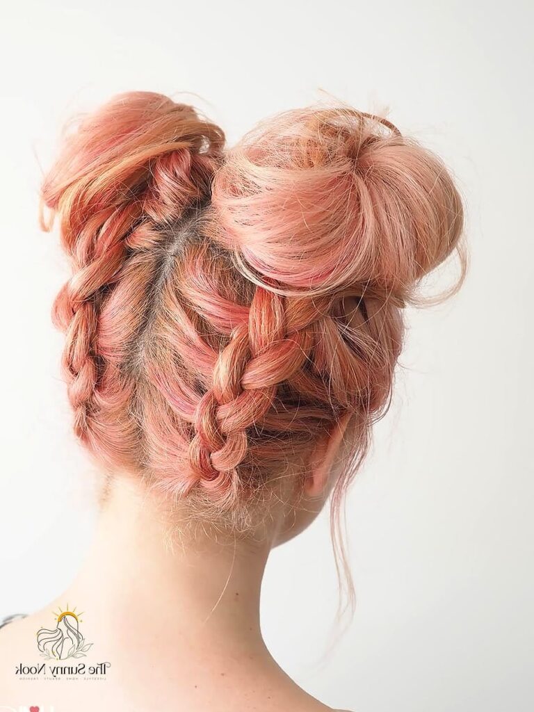 17 Simple Bun Hairstyles That Are Actually Easy to DIY 1 featured 3117