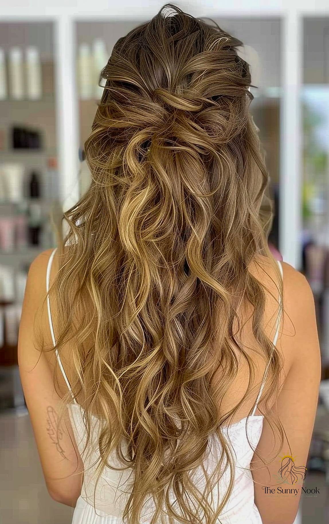 30 Elegant Hairstyles For Curly Hair We're Obsessed With Right Now 27 Airy Curls