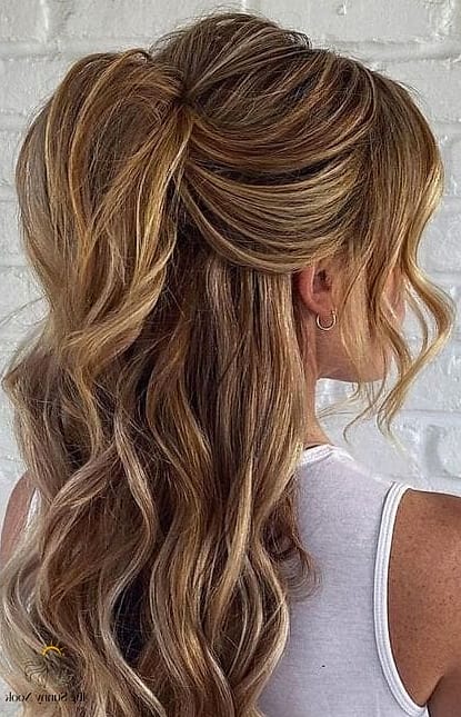 Best Hairstyles for Women with Big Foreheads