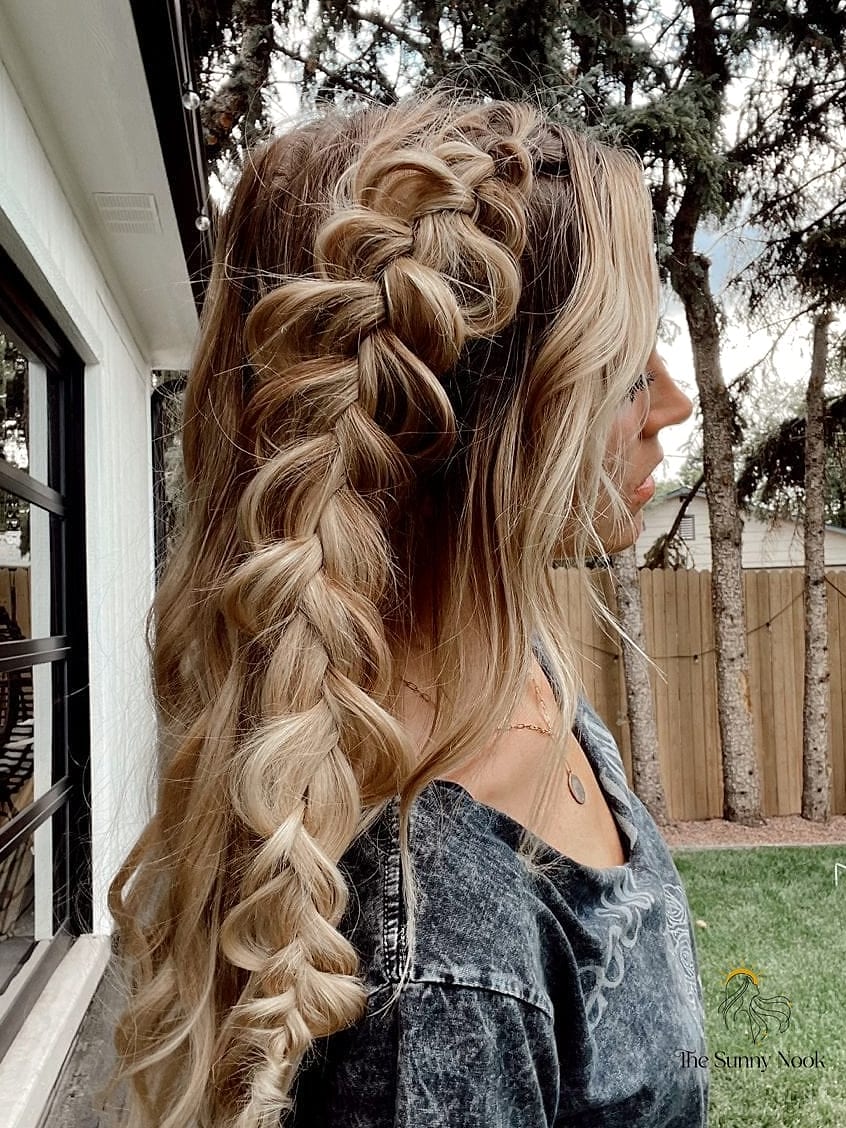 11 Gorgeous Loose Braid Hairstyles for Every Hair Type 4 Boho Side Braid