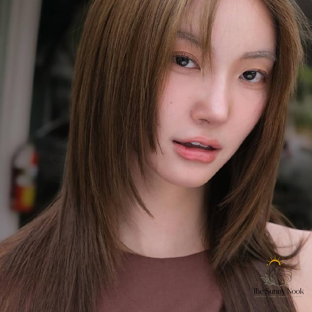 Chic Long Straight Cut with Subtle Face-Framing Layers