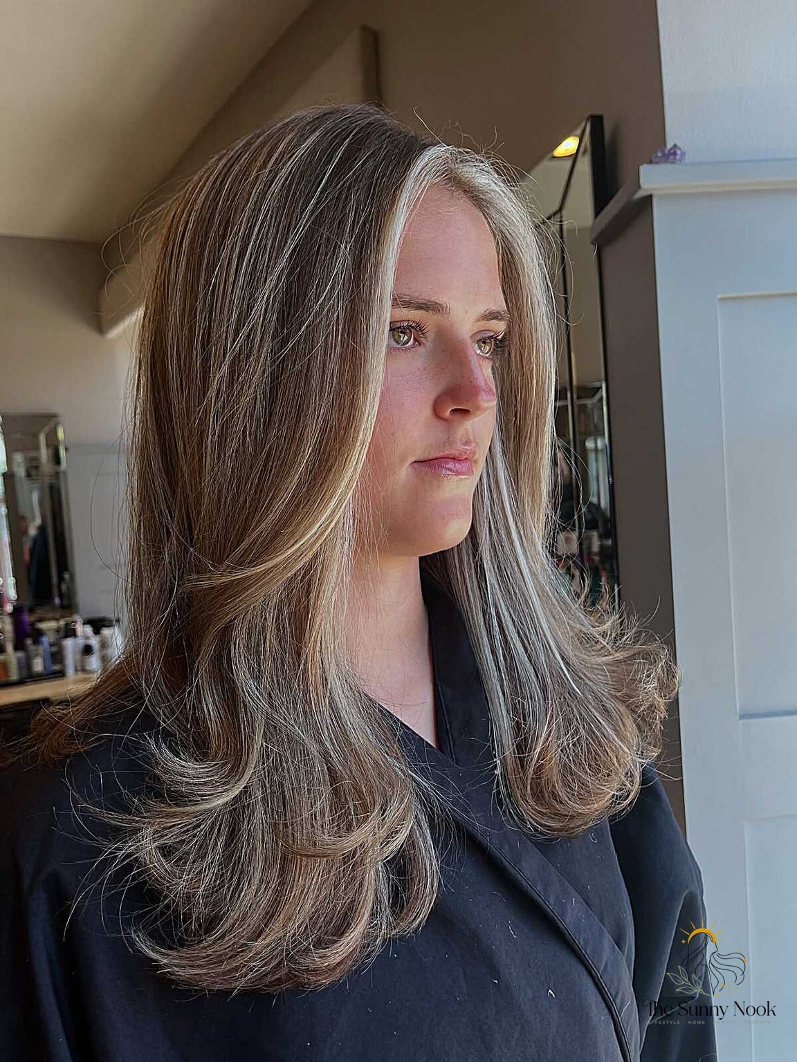 Cool-Toned Brunette with Face-Framing Highlights