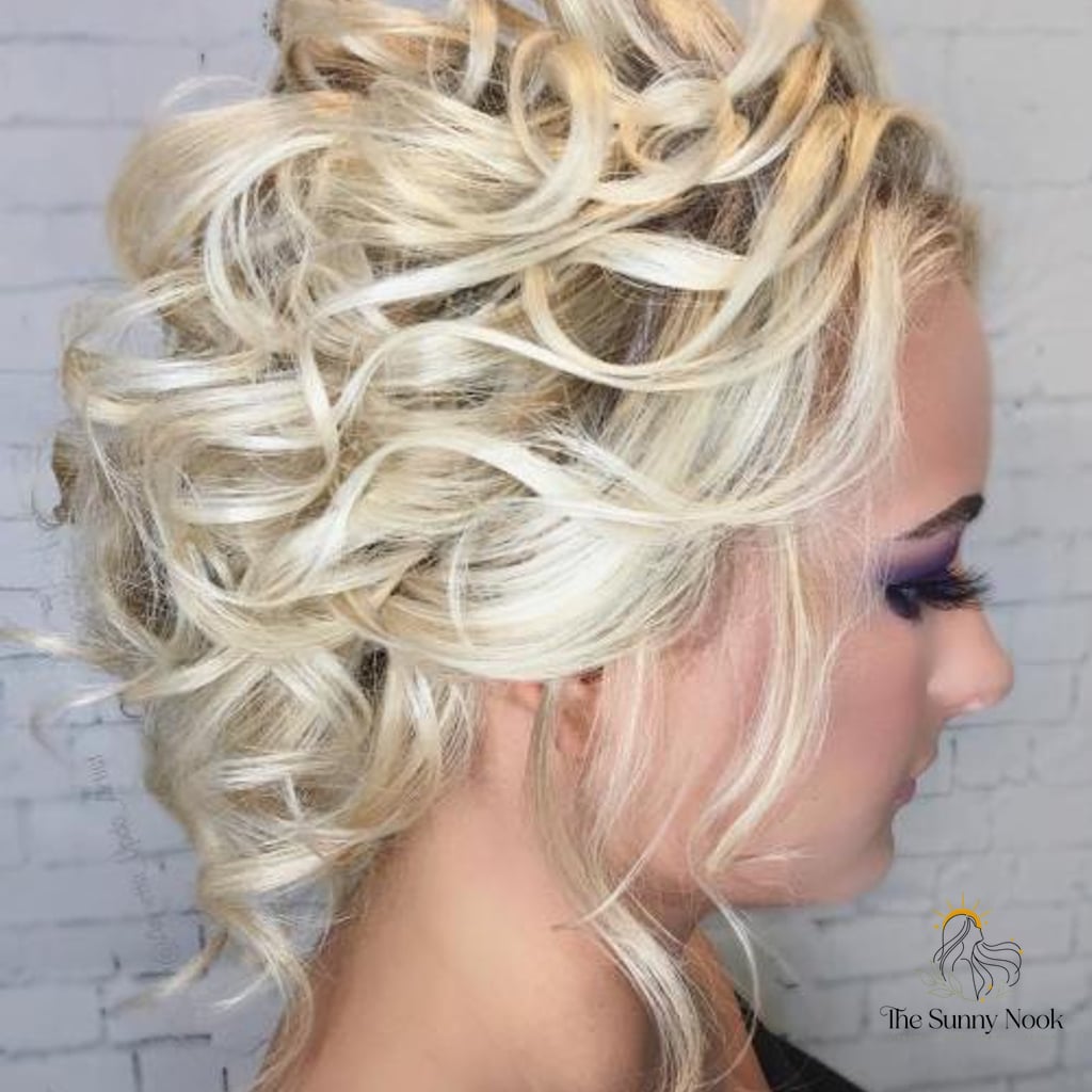 10 Traditional Hairstyles For Short Hair Everyone Is Pinning Right Now 5 Curly Tousled Do