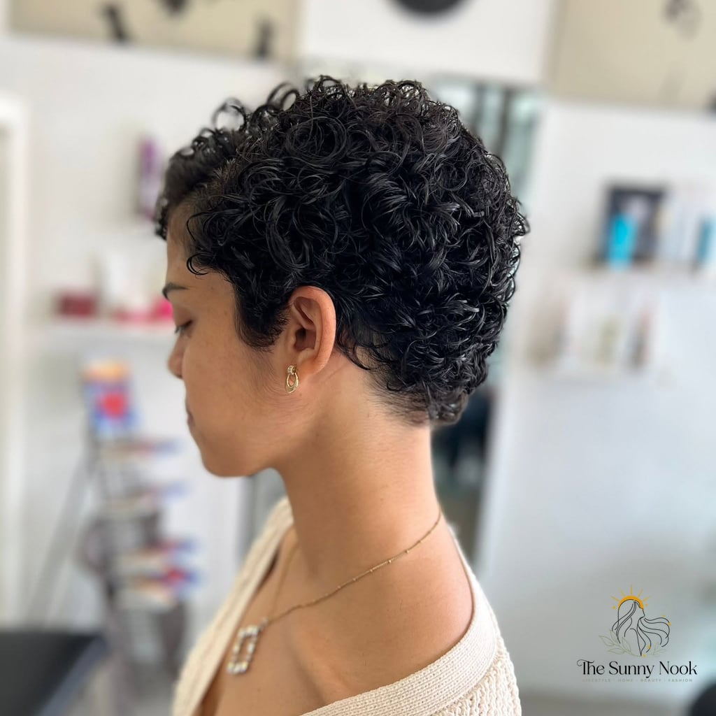 Elegant Short Crop with Natural Curl Texture