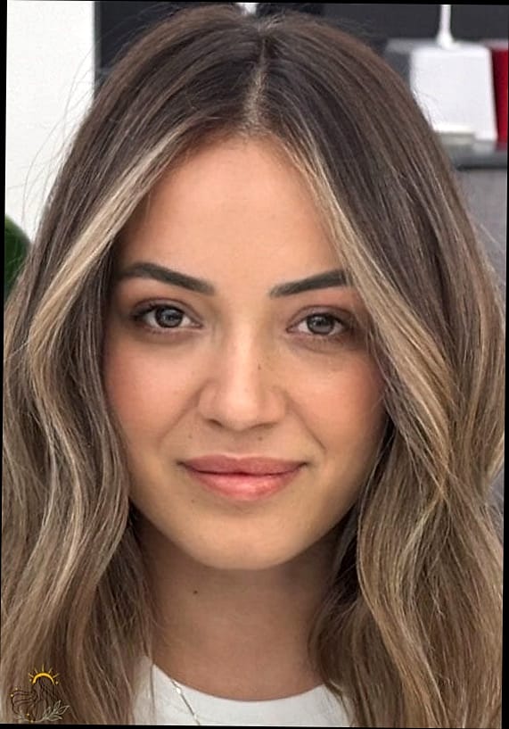 14 Hairstyles For Short Wavy Hair Perfect for Your Next Salon Appointment 14 Face-Framing Layered Bob