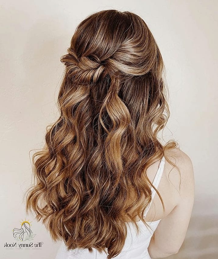 Flattering Hair Styles for Double Chin Women