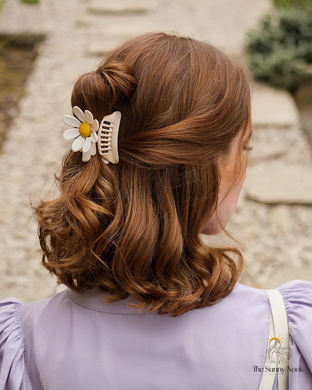 12 Claw Clip Hairstyles Braids for the Ultimate Glow Up 4 Flower Claw Clip Style for a Soft Finish