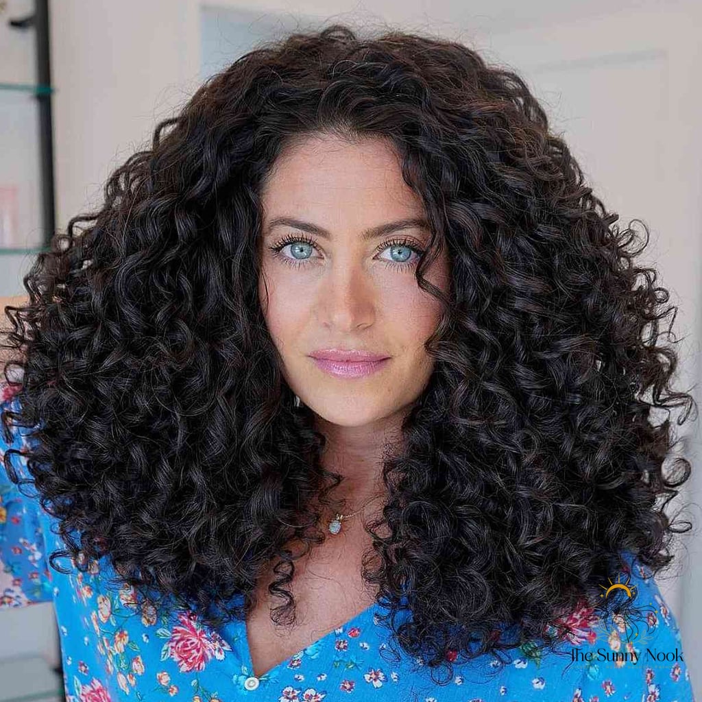 21 Hairstyles For Thick Hair Medium to Save Before They Blow Up 7 The Fullest Thick Curls