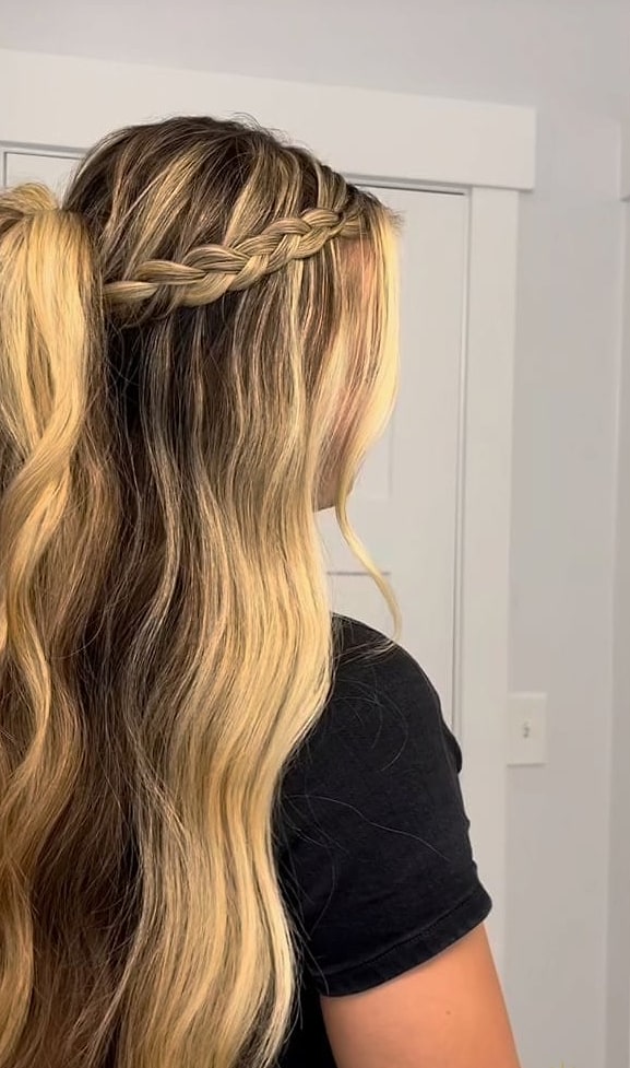 27 Ponytail Hairstyles Short Hair You'll Want to Re-Create Immediately 20 Half-Up Dutch Braids with Long Loose Waves