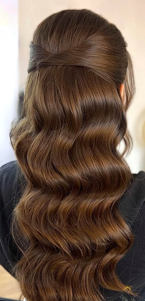 30 Aesthetic Hairstyles For Short Hair Inspo That's Giving Us Everything 29 Half Up Half Down Bun Ideas