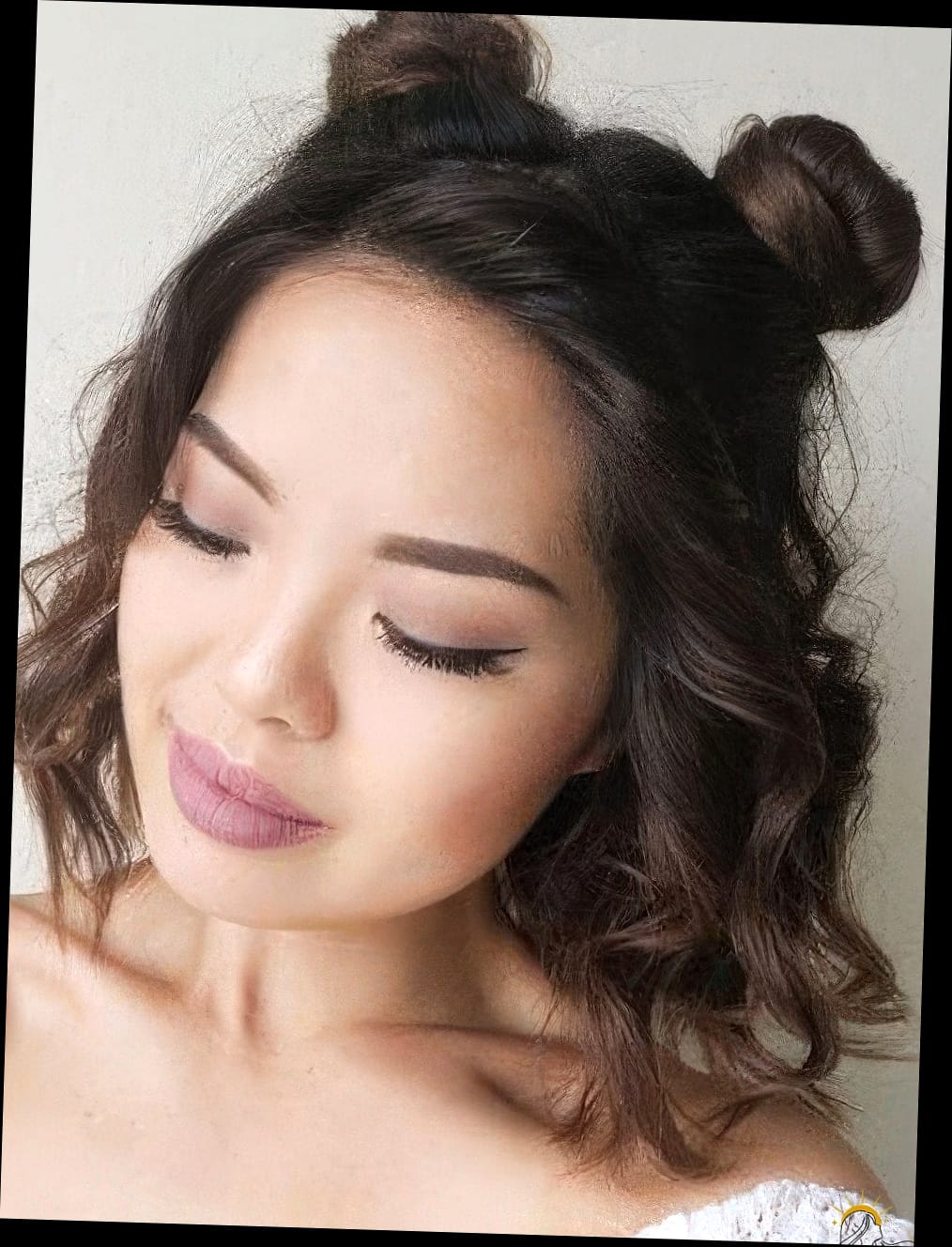 13 Half Up Hairstyles For Medium Hair for the Ultimate Glow Up 8 Half Up Space Buns