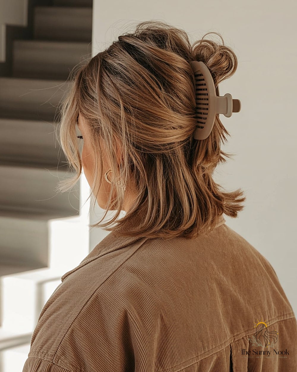 12 Claw Clip Hairstyles Braids for the Ultimate Glow Up 12 Messy Claw Clip Updo for Relaxed Days