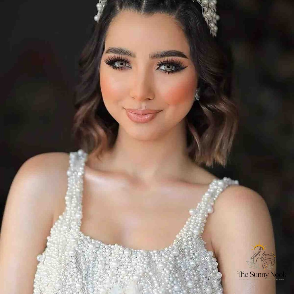 16 Prom Hair Ideas For Short Hair to Save Before They Blow Up 13 Pearl Headpiece on Neck-Length Wavy Hair