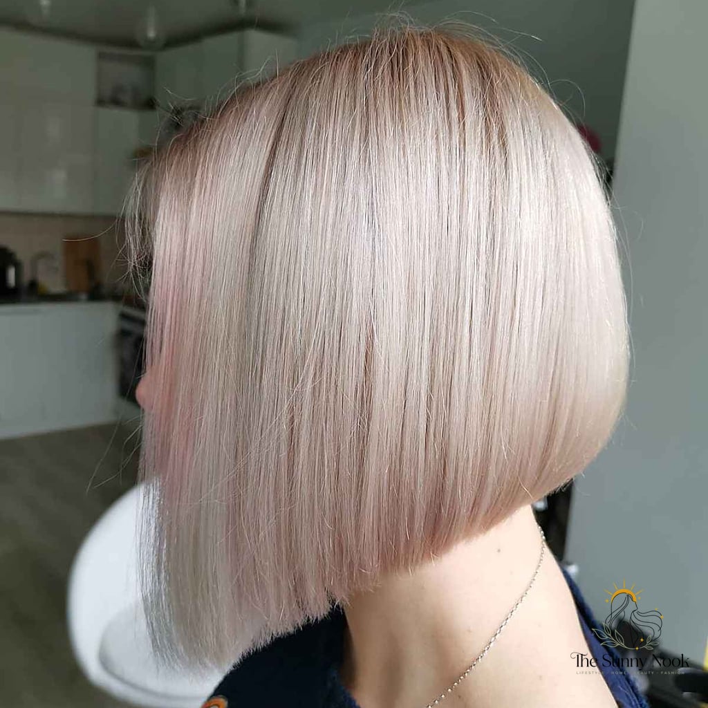 30 Aesthetic Hairstyles For Short Hair Inspo That's Giving Us Everything 21 Platinum Angled Bob for Straighter Hair