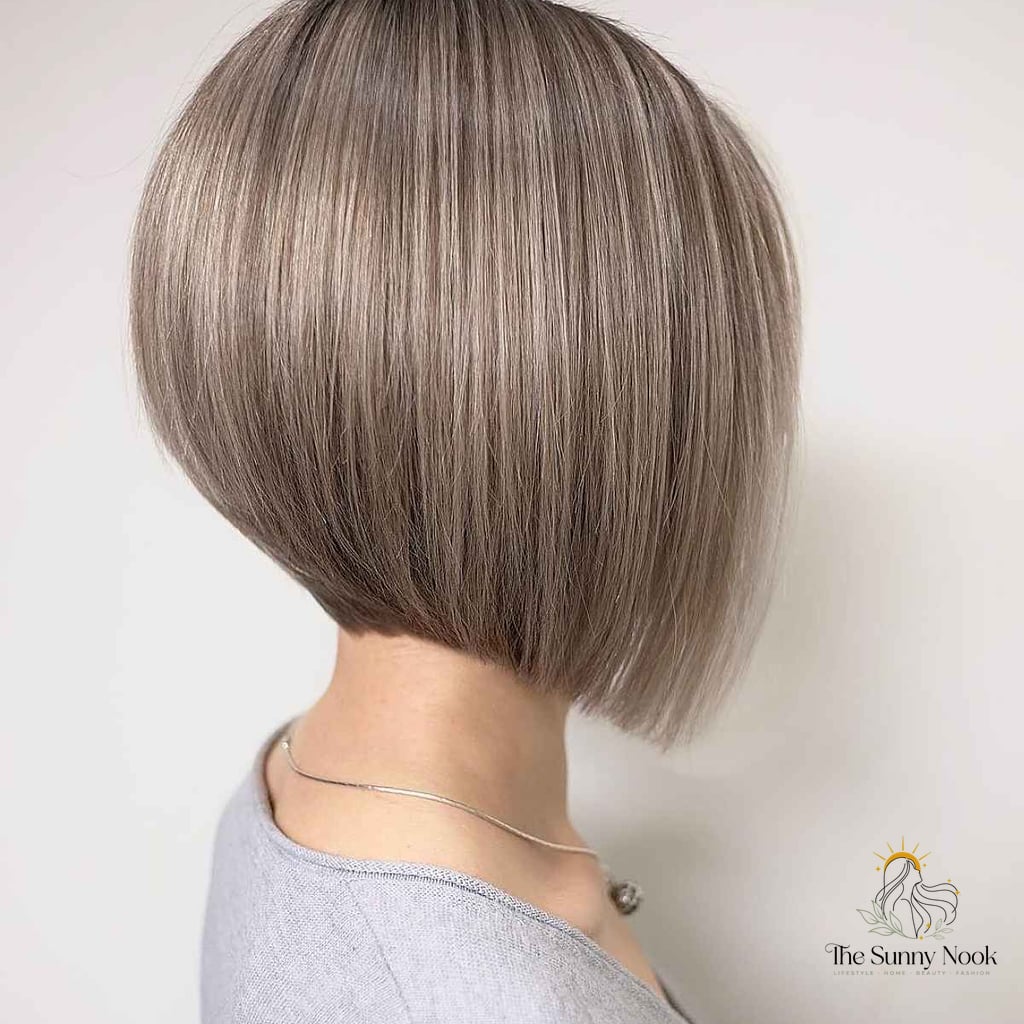30 Aesthetic Hairstyles For Short Hair Inspo That's Giving Us Everything 8 Short Bob for Straight Hair