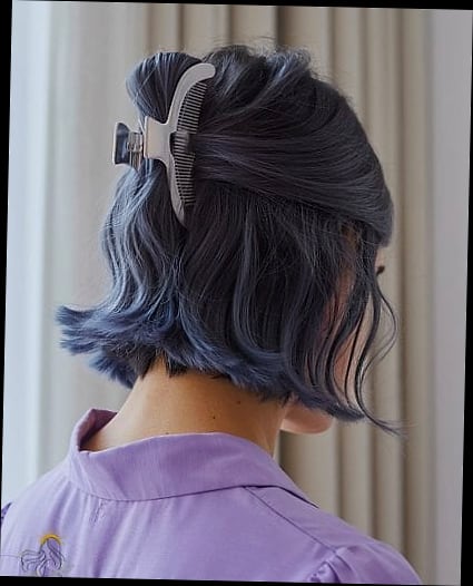 14 Short Hair Claw Clip Hairstyles That Prove This Trend Is Here to Stay 12 Short Hair Claw Clip Style with Texture
