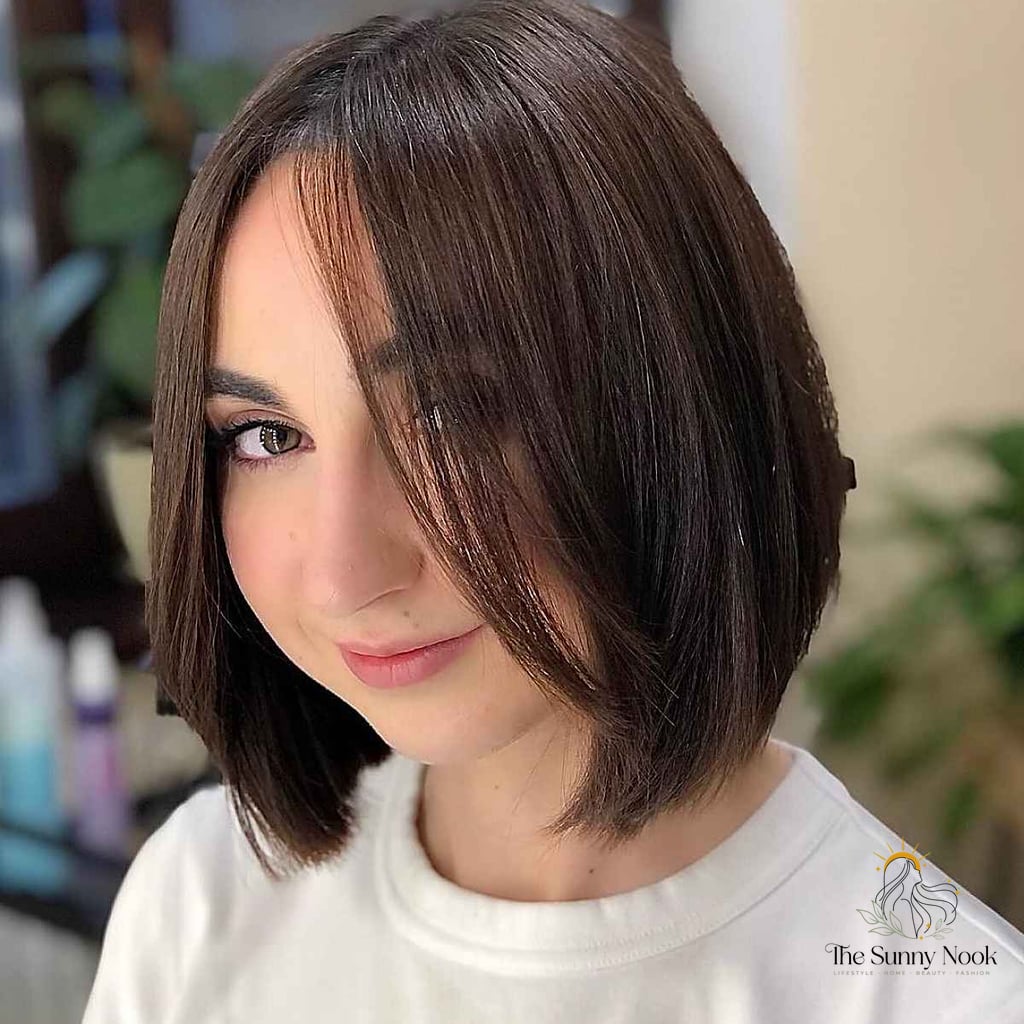 30 Aesthetic Hairstyles For Short Hair Inspo That's Giving Us Everything 16 Short Straight Bob for Round Faces
