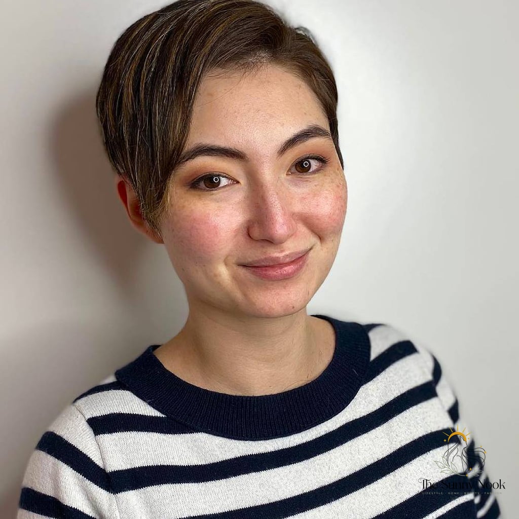23 Cute Short Hair Hairstyles Perfect for Your Next Salon Appointment 6 Side-Swept Short Cut with Highlights That Actually Do Something