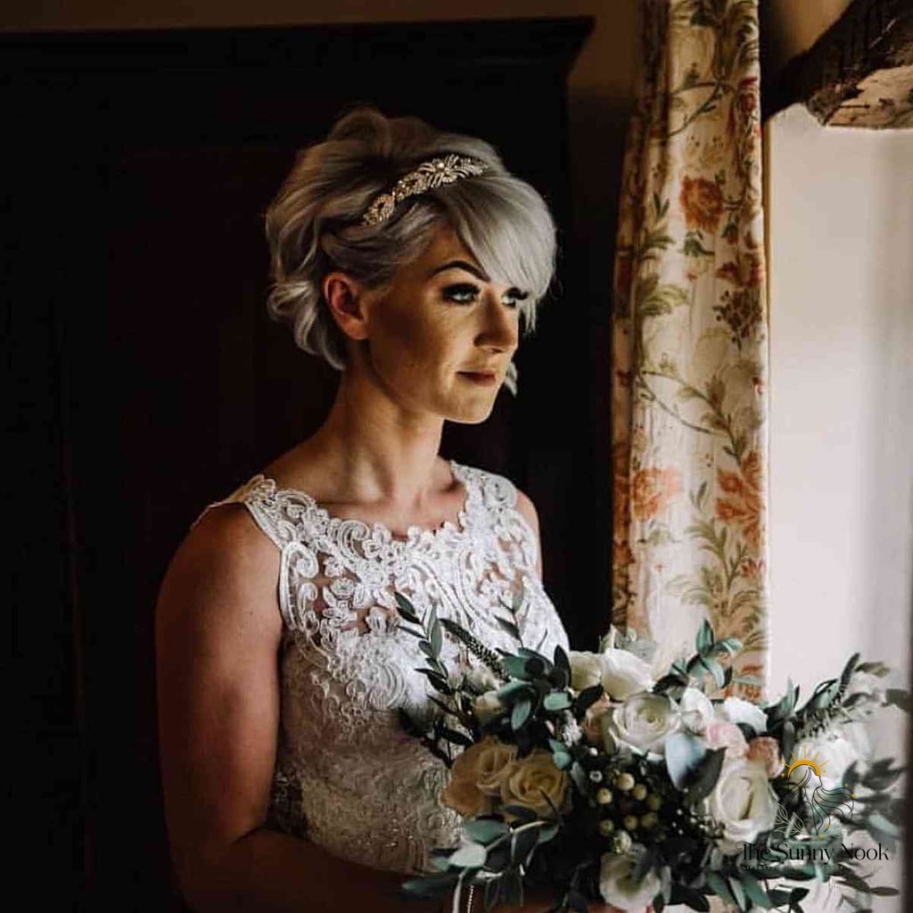 20 Hairstyles For Short Natural Hair That Belong on Your Inspiration Board 5 Side-Swept Short Hair