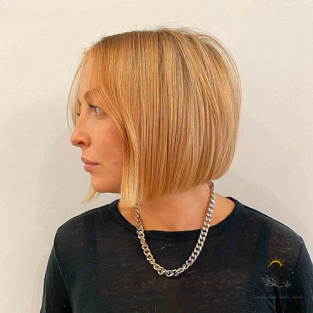 30 Aesthetic Hairstyles For Short Hair Inspo That's Giving Us Everything 11 Simple Short Blunt Cut