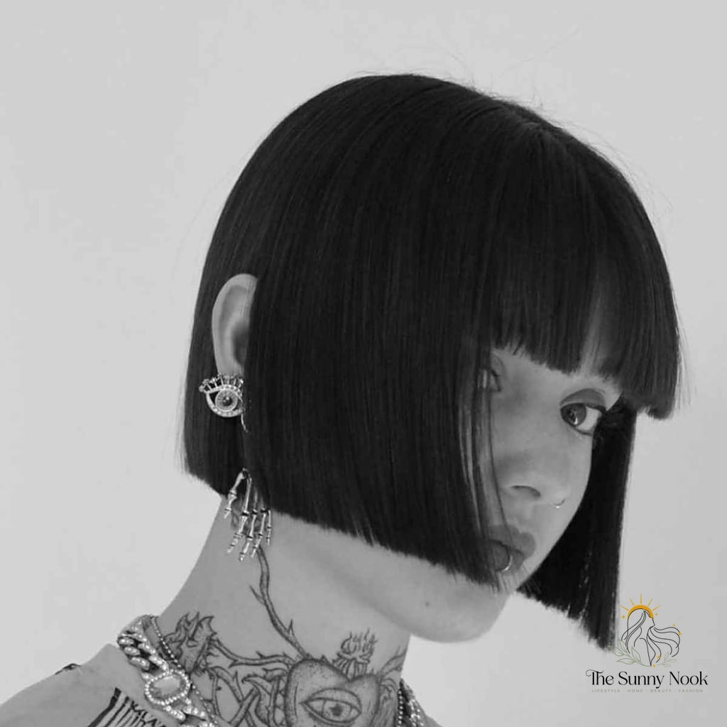 30 Aesthetic Hairstyles For Short Hair Inspo That's Giving Us Everything 3 Sleek Bob for Short Hair