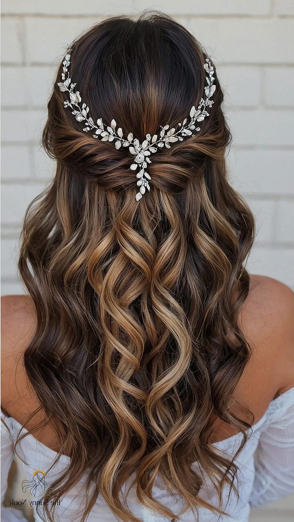 Stunning Traditional Saree Hairstyles