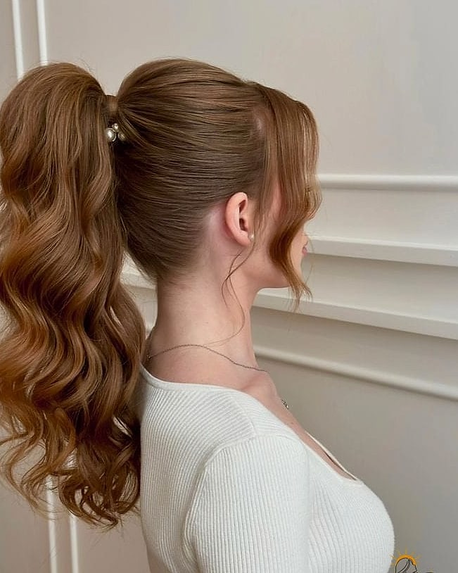 16 Short Hair Ponytail Hairstyles Ideas You Need to Try Right Now 3 Textured High Pony