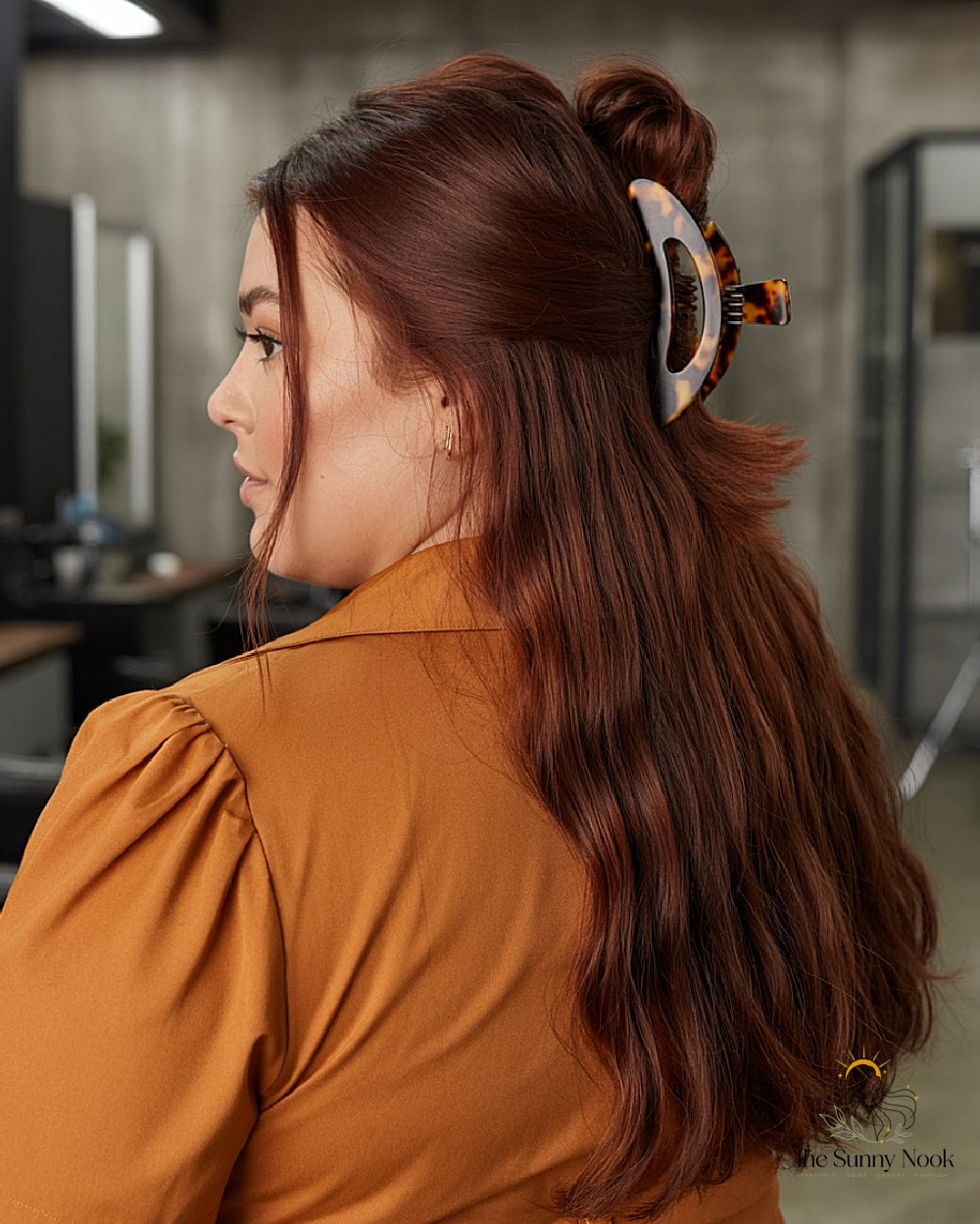 12 Claw Clip Hairstyles Braids for the Ultimate Glow Up 11 Thick Hair Claw Clip Look with Extra Hold