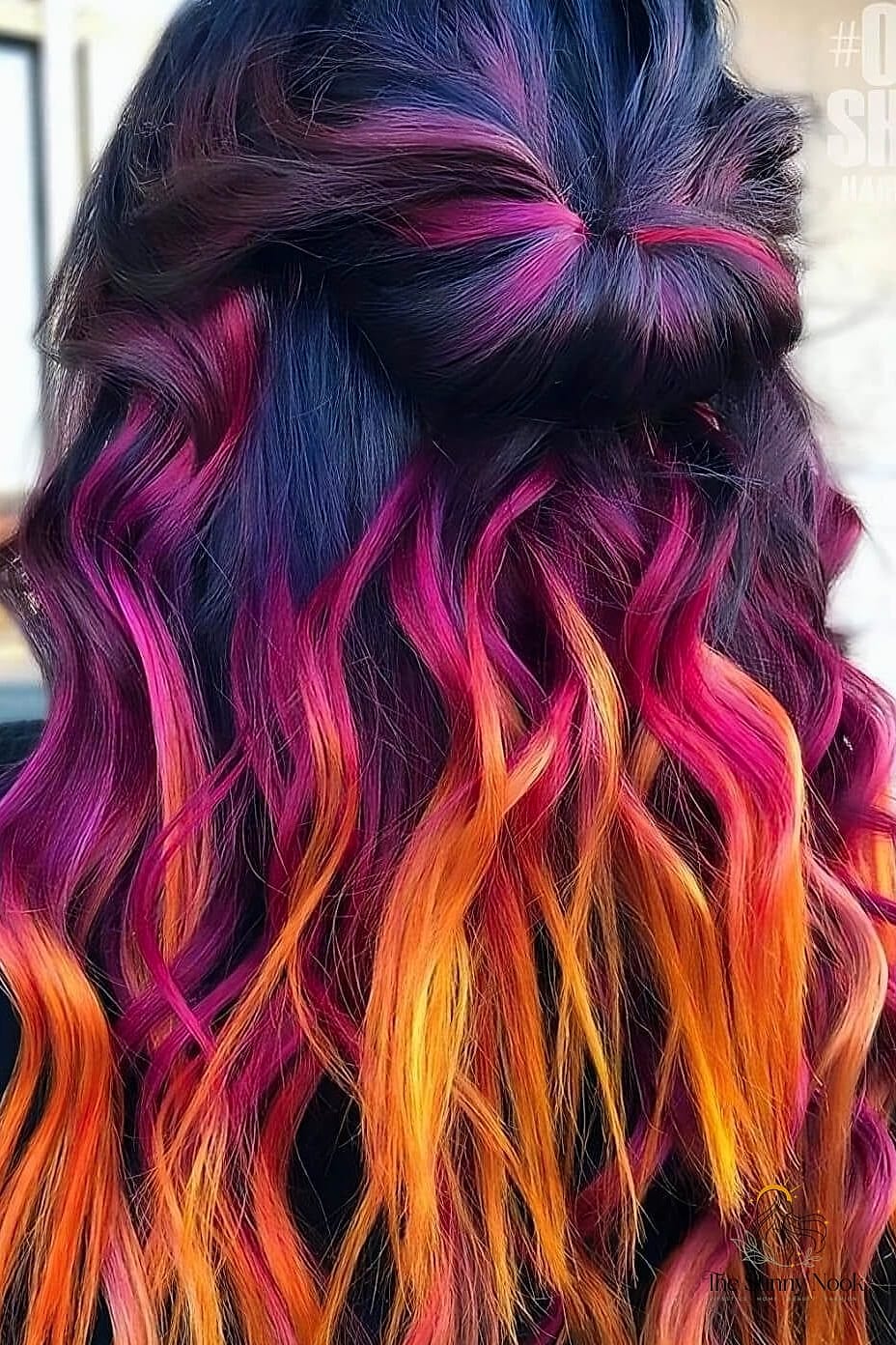 12 Stunning Mixed Color Knotless Braids Worth Bookmarking Today 13 Two-Tone Ombre with Vivid Tips