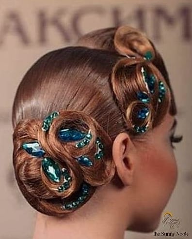 21 Hairstyles For Thick Hair Medium to Save Before They Blow Up 21 Ultimate Dance Competition Hair Ideas That Dazzle