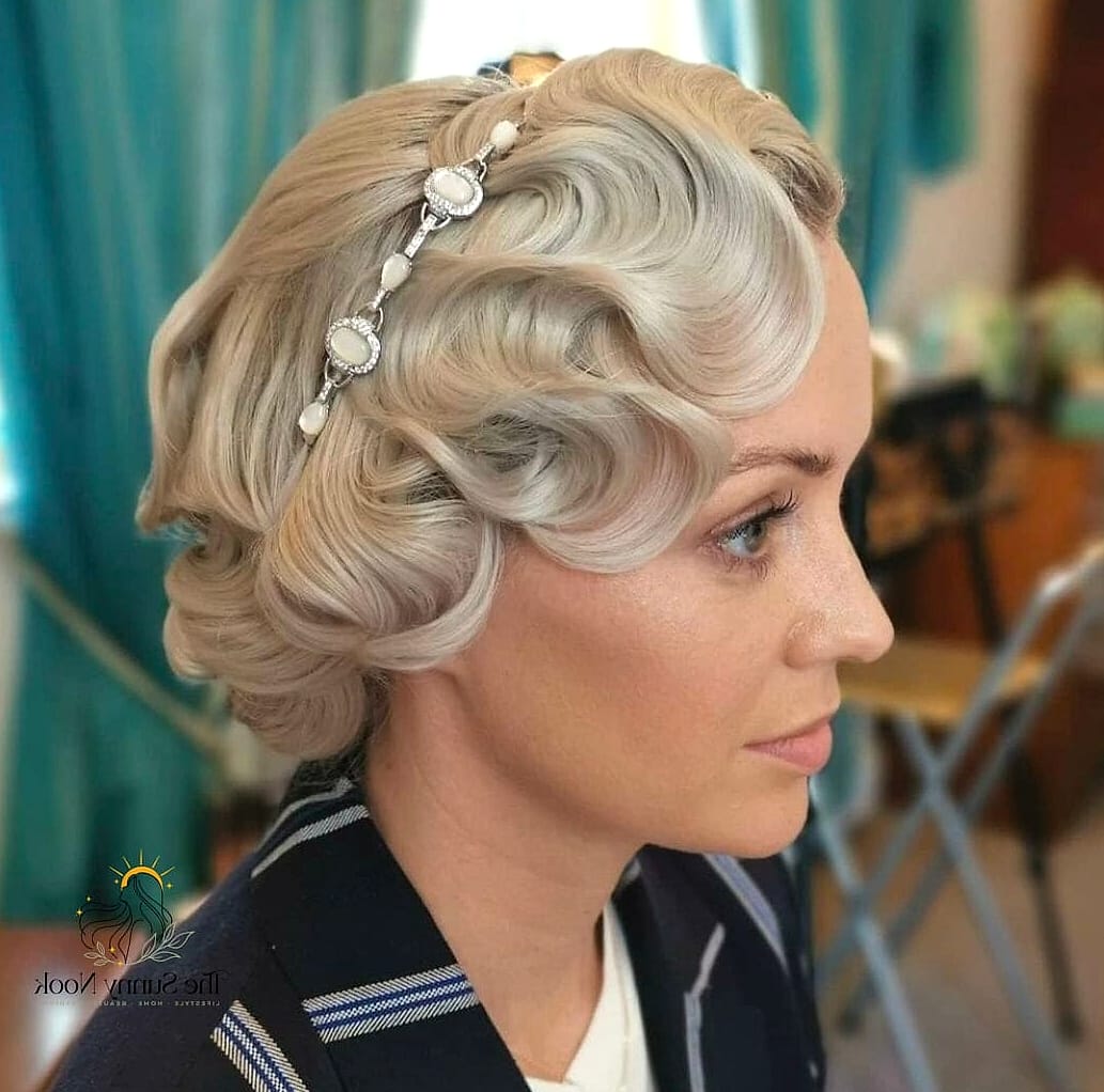21 Headband Hairstyles Curly Hair Everyone Is Pinning Right Now 10 Vintage Style Headband With Finger Waves