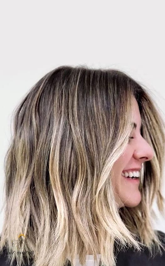 Blunt Shoulder-Length Cut with Face-Framing Pieces
