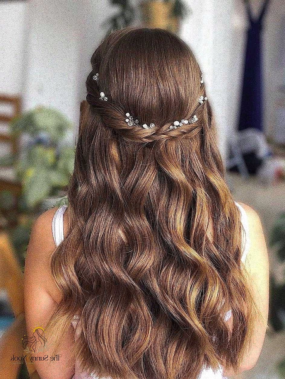 17 Bridesmaid Hairstyles For Short Hair That Are Both Cute and Low Maintenance 4 Braided Half-Up on a Lob