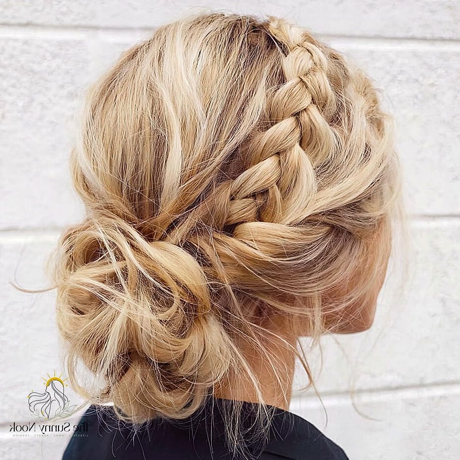 11 Messy Bun Hairstyles Indian Saree to Show Your Stylist ASAP 6 Braided Messy Bun