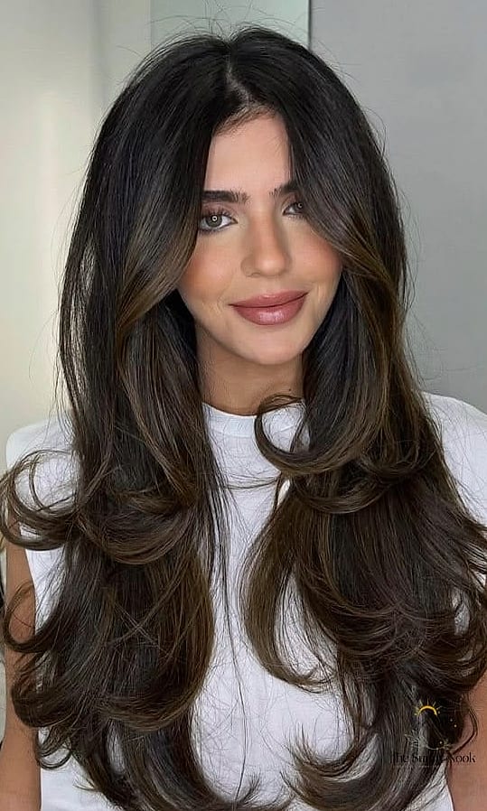 18 90S Inspired Hairstyles That Are Trending on Pinterest This Week 10 Butterfly Layers with Curtain Bangs
