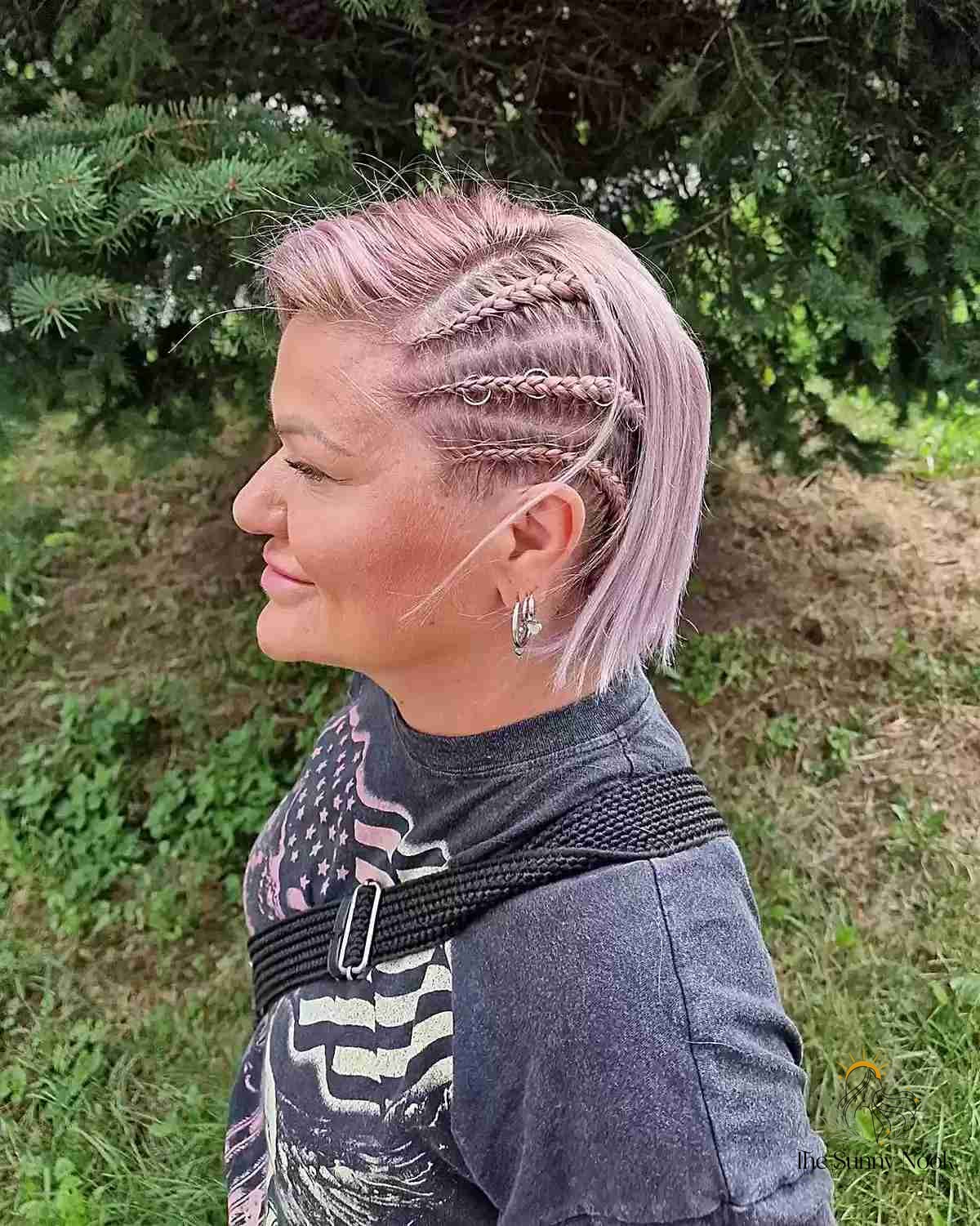 30 Gorgeous Diamond Face Hairstyles for Every Hair Type 4 Chin-Length Bob with Side Part
