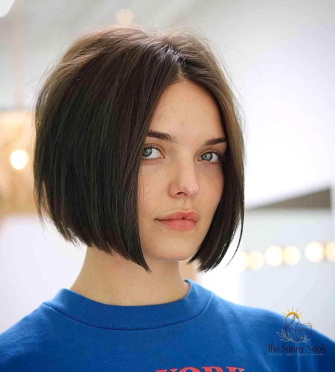 18 Cute Short Hairstyles For Short Hair That Work on Every Hair Length 17 Chin-Length Bob with Face-Framing Layers