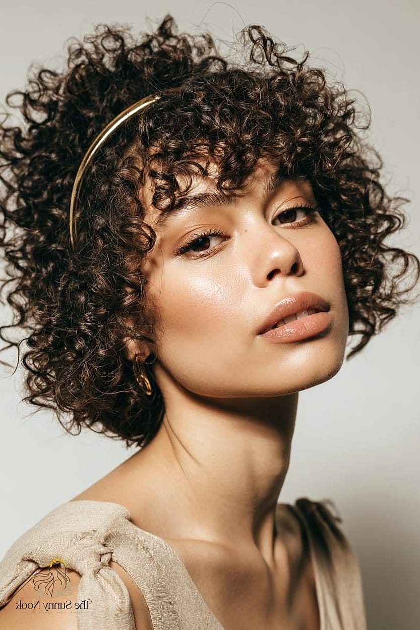 18 Stunning Short Hair Headband Hairstyles Worth Bookmarking Today 5 Curly Bob with Thin Elastic Headband