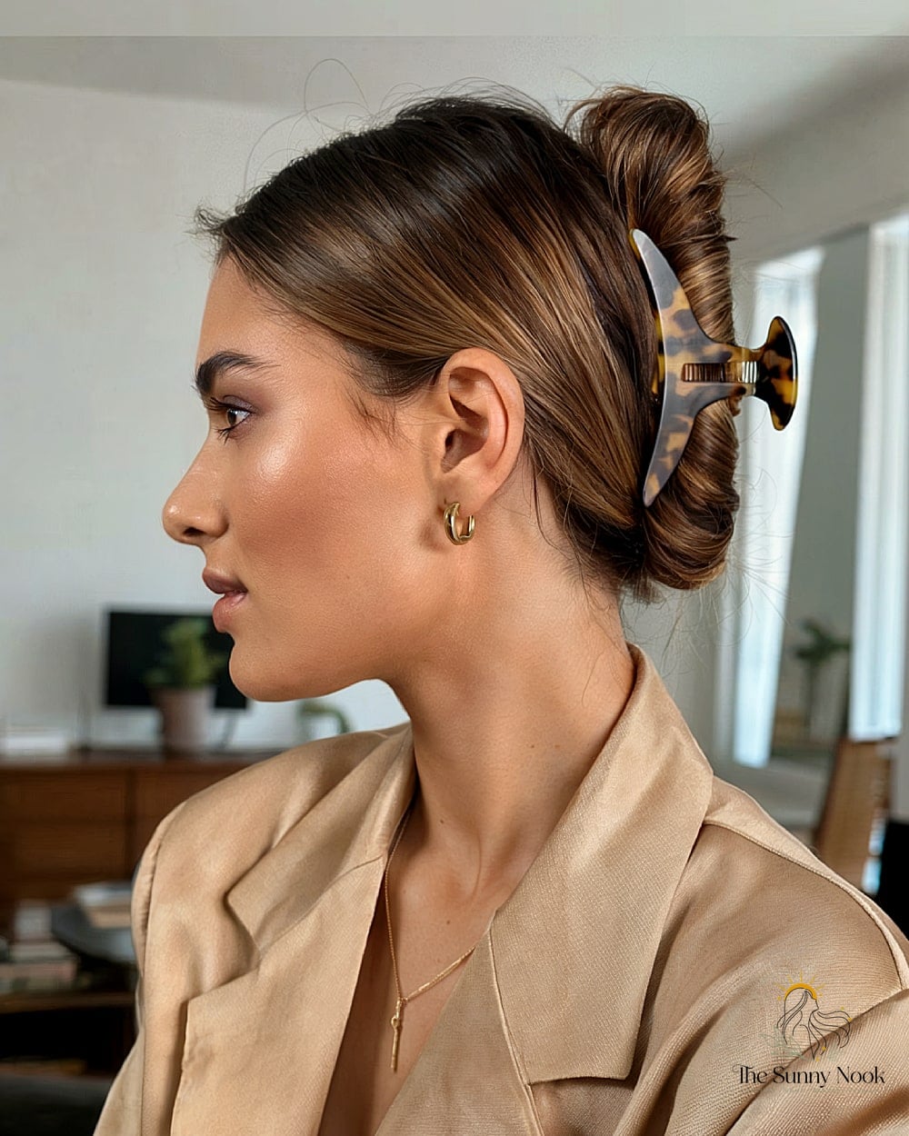 27 Hair Claw Clip Hairstyles That Are Trending on Pinterest This Week 3 Curly Claw Clip Puff for Natural Volume