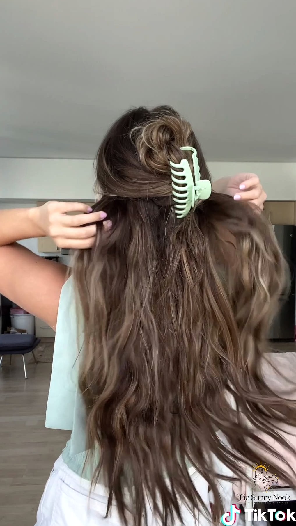 10 Easy Claw Clip Hairstyles We're Obsessed With Right Now 2 Half Up Half Down Claw Clip with Volume