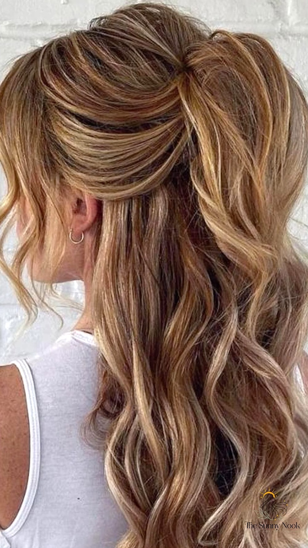 22 Side Ponytail Hairstyles to Transform Your Look Instantly 13 Half-Up Side Ponytail