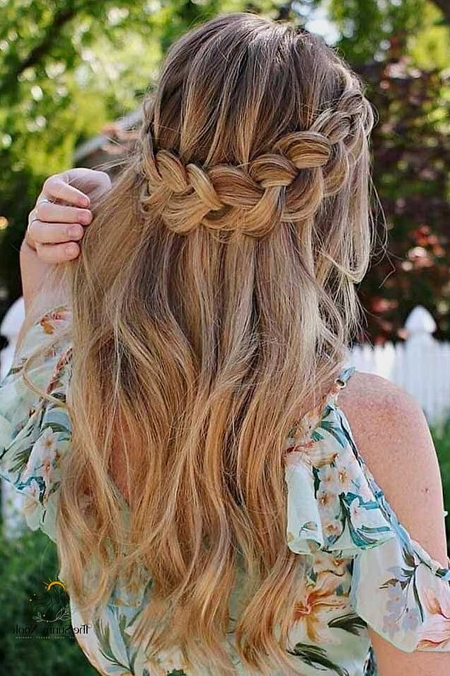 9 Easy Open Hair Hairstyles to Save Before They Blow Up 5 Half-Up Voluminous Crown