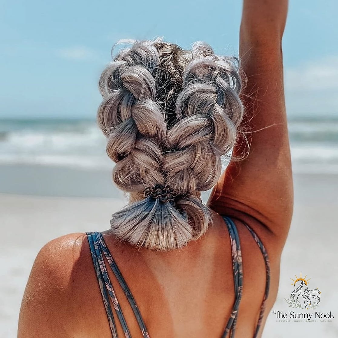 22 Easy Beach Hairstyles That Are Actually Easy to DIY 23 Loose Braided Bun