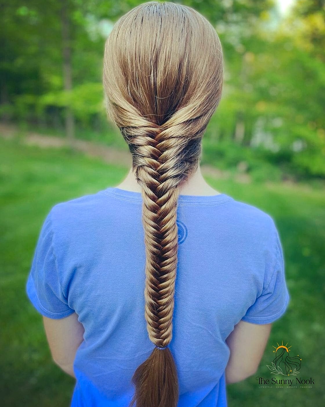 30 Easy Everyday Hairstyles That Are Both Cute and Low Maintenance 11 Loose Fishtail Braid