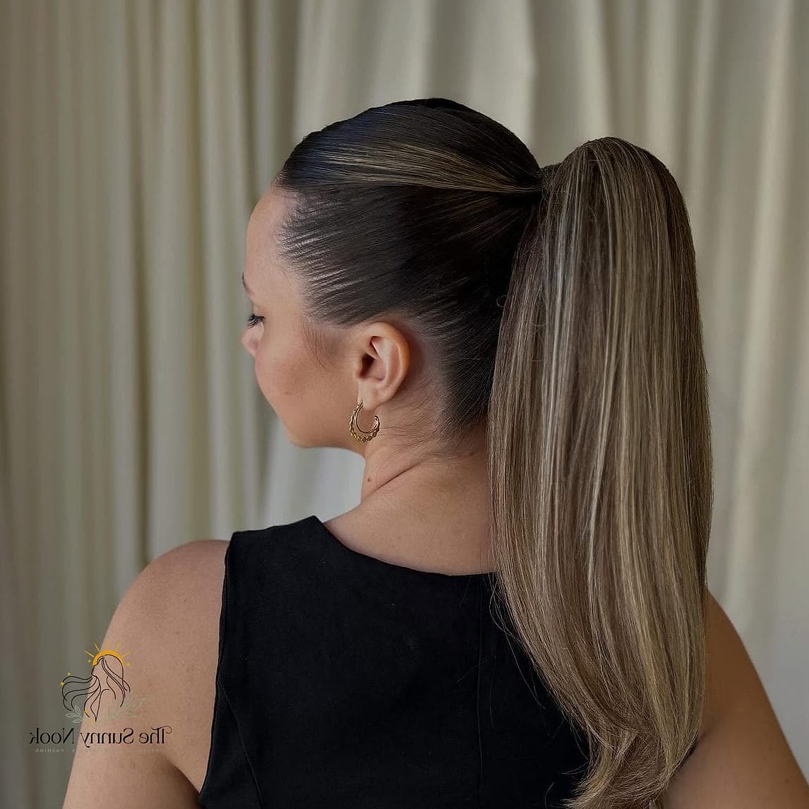 22 Long Ponytail Hairstyles for When You Need a Fresh Change 20 The Ponytail with Chunky Highlights