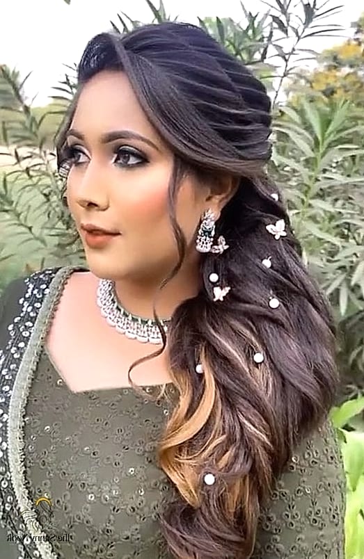 16 Open Hairstyles For Lehenga for When You Need a Fresh Change 3 Side-Swept Waves