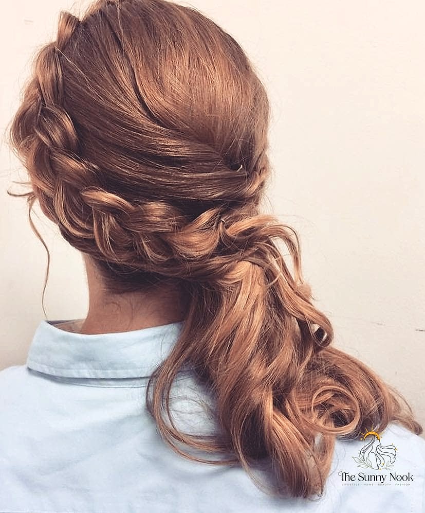 18 Cute Short Hairstyles For Short Hair That Work on Every Hair Length 13 Side-Swept Bob with Highlights