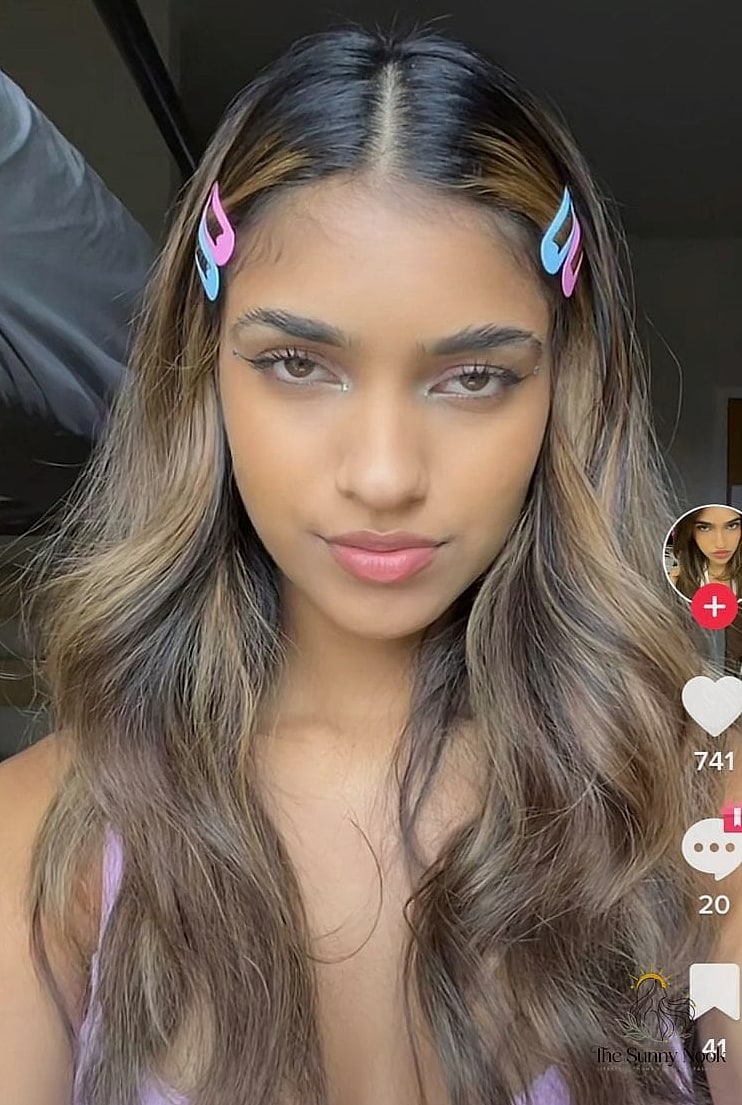 21 Cute Y2K Hairstyles Inspo That's Giving Us Everything 17 Snap Clip Accents
