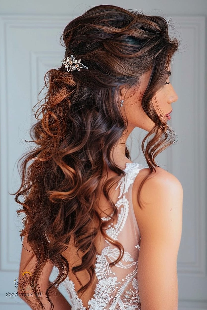 22 Elegant Hairstyles For Wedding Guest That Prove This Trend Is Here to Stay 11 Soft Curls with a Deep Side Part